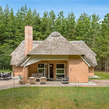 Batsha - 1-7km From The Sea By Interhome *