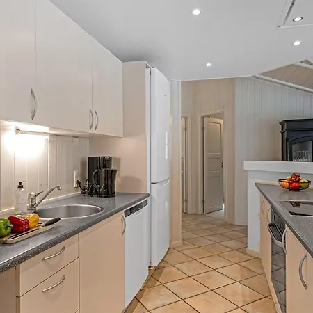 Prázdninový dům Batsha - 1-7km From The Sea By Interhome *