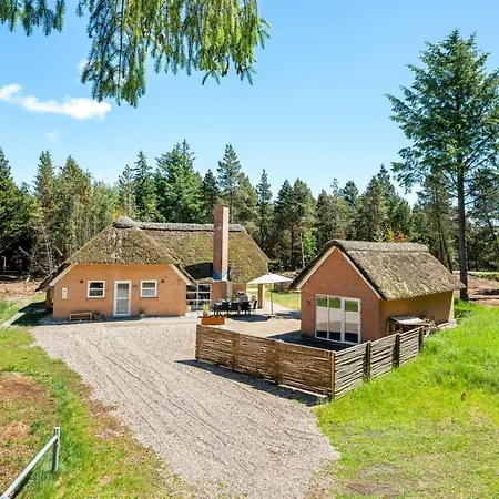 Batsha - 1-7km From The Sea By Interhome *