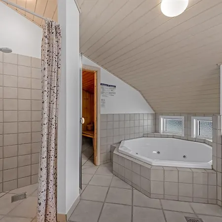 Batsha - 1-7km From The Sea By Interhome